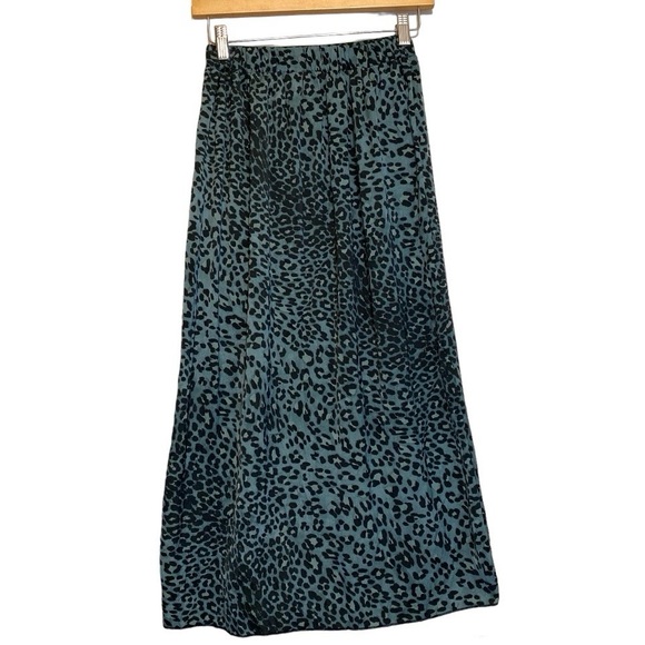 Elan Leopard Print Silky Midi Skirt - Picture 2 of 6